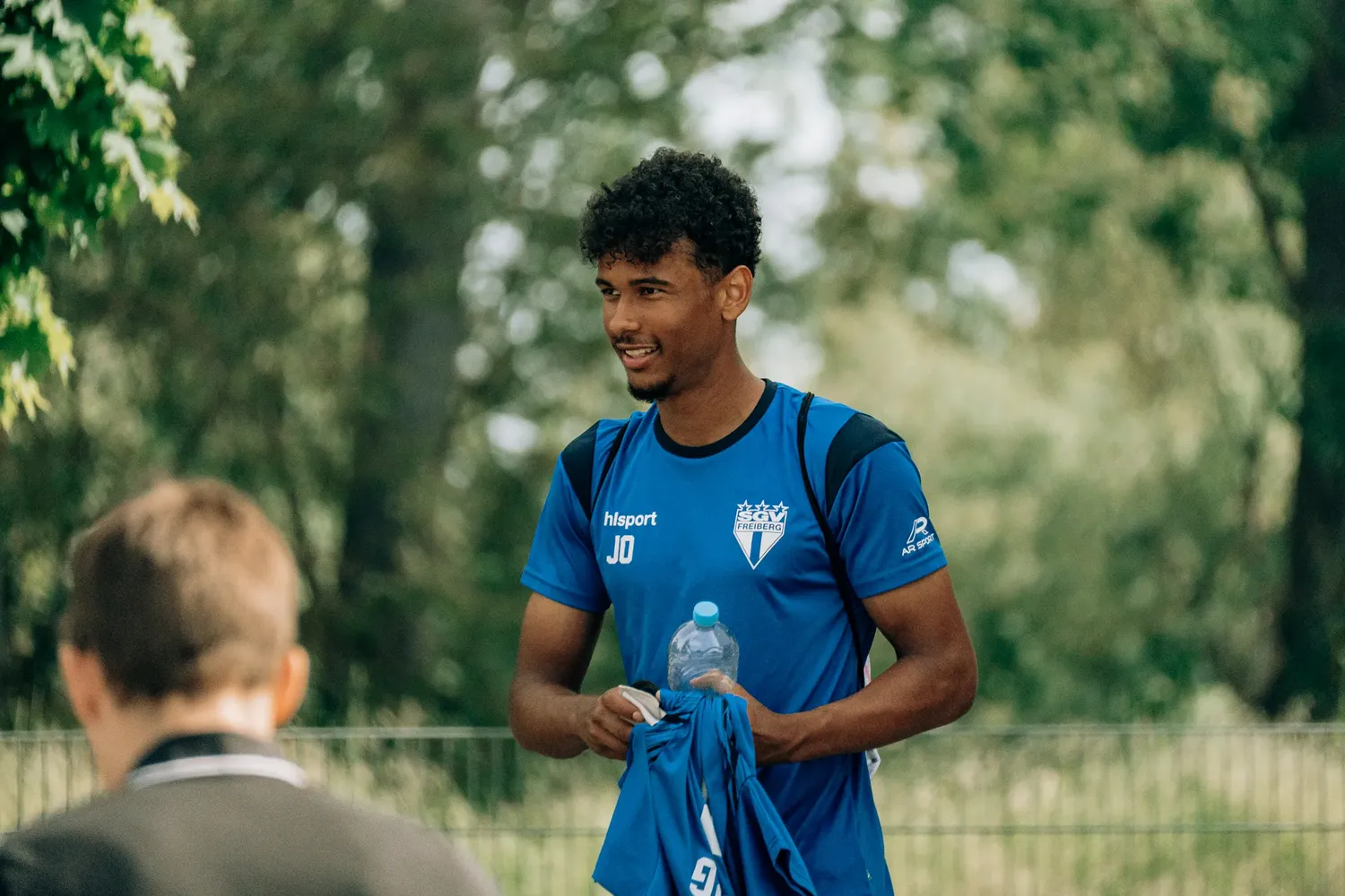 James Ojiekhai erhält Profivertrag beim SGV