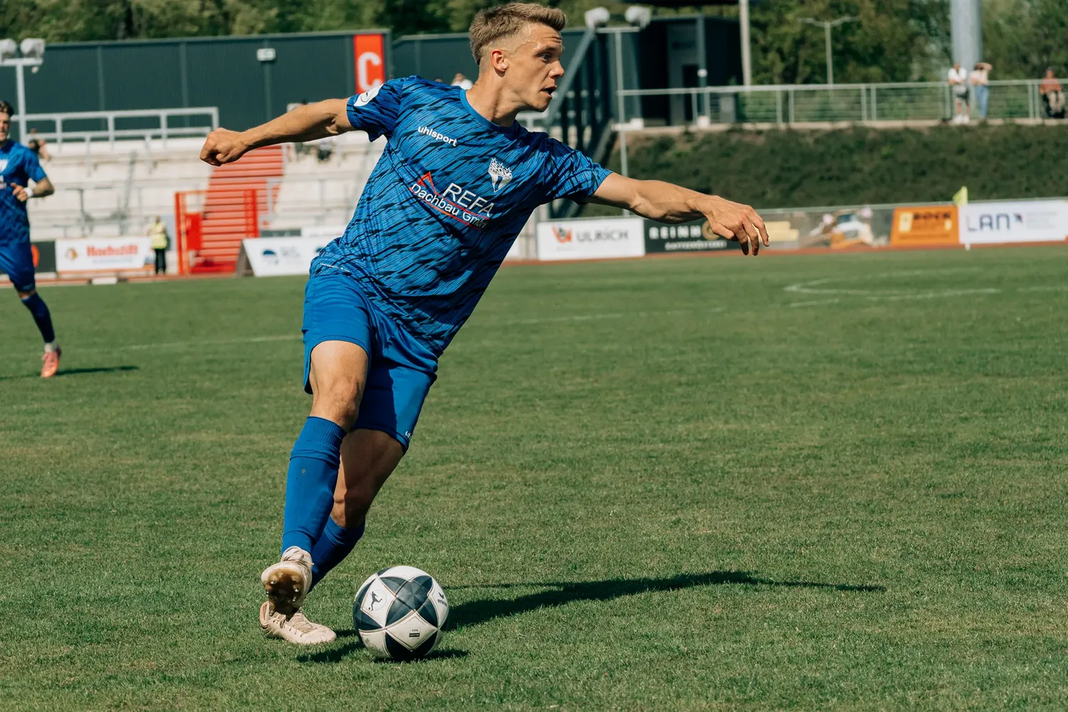SGV Freiberg verlängert Vertrag mit Tino Bradara